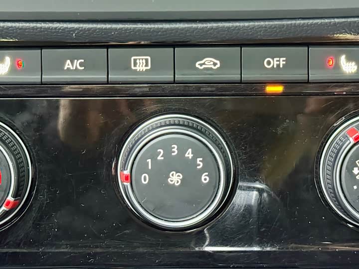 Фото 5 - Volkswagen Sagitar L