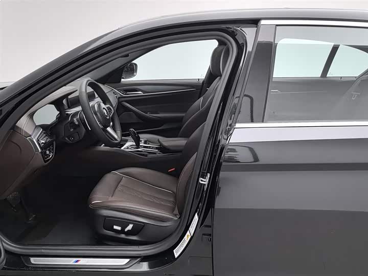 Фото 10 - BMW 5 Series