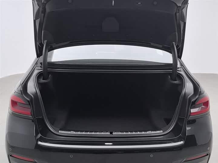 Фото 16 - BMW 5 Series