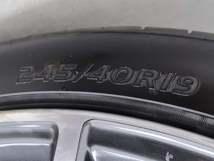 Фото 24 - BMW 5 Series