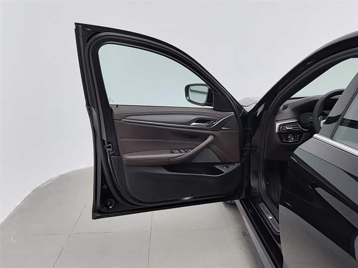 Фото 8 - BMW 5 Series