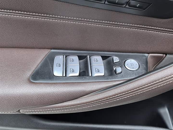 Фото 9 - BMW 5 Series