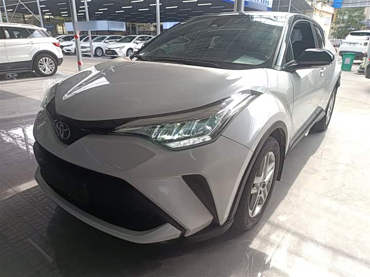 Фото 1 - Toyota C-HR