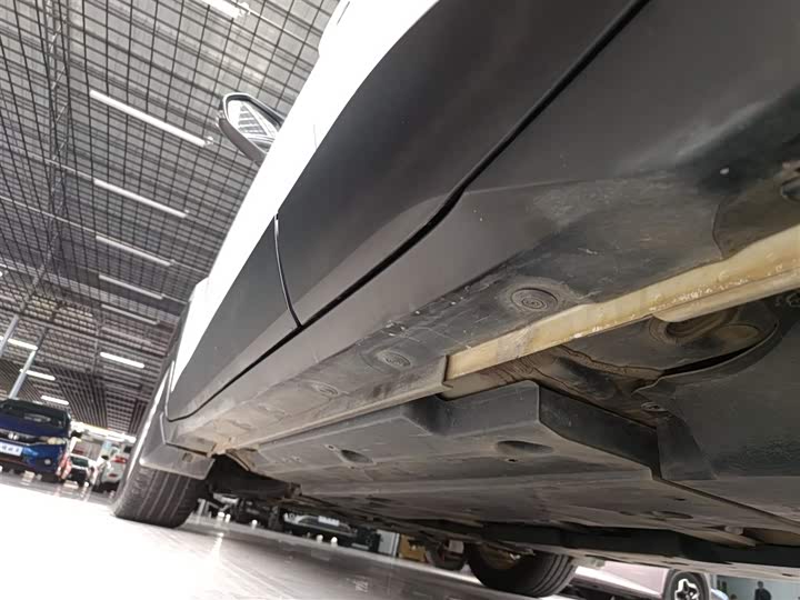 Фото 22 - Toyota C-HR