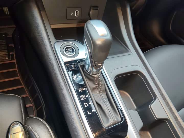 Фото 14 - Nissan Sylphy