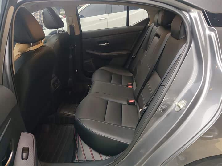 Фото 17 - Nissan Sylphy