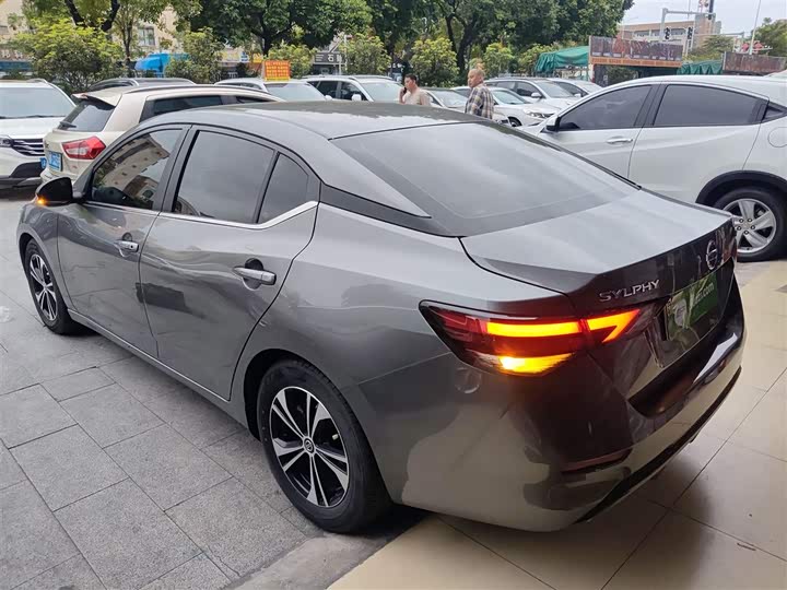 Фото 5 - Nissan Sylphy