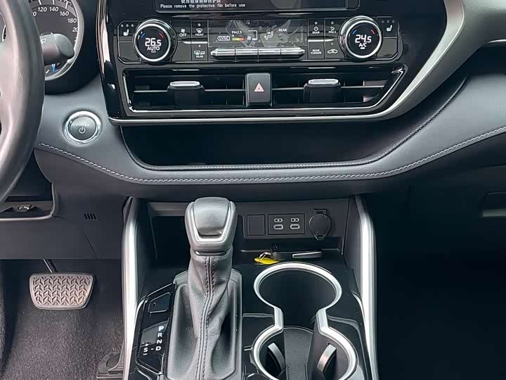 Фото 8 - Toyota Highlander