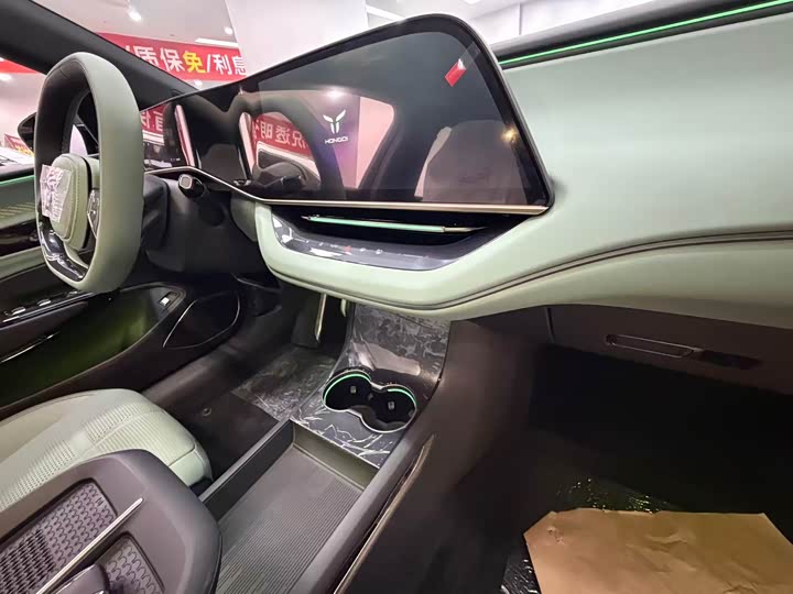 Фото 11 - Hongqi EH7