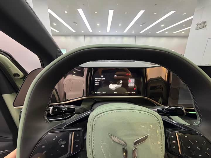 Фото 18 - Hongqi EH7