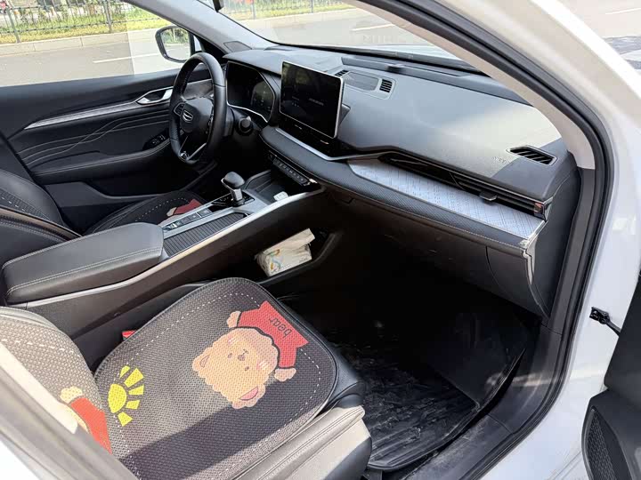 Фото 7 - Geely Preface