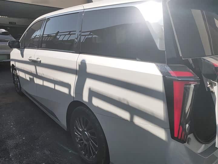 Фото 5 - GAC Trumpchi M8