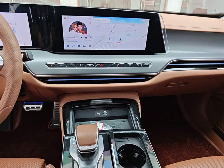 Фото 13 - Hongqi H9