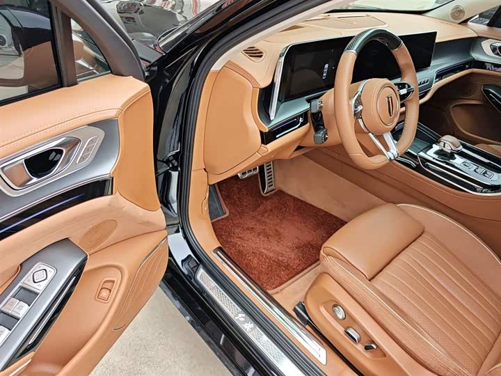 Фото 16 - Hongqi H9