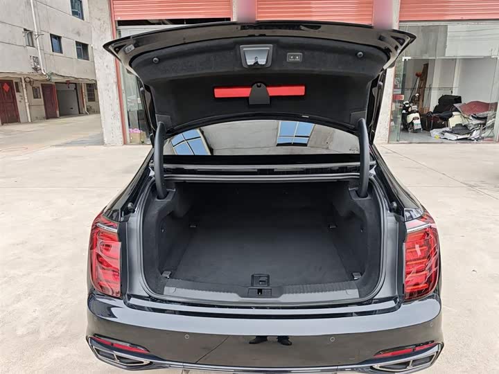 Фото 19 - Hongqi H9