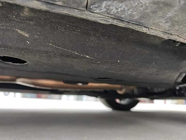 Фото 21 - Hongqi H9