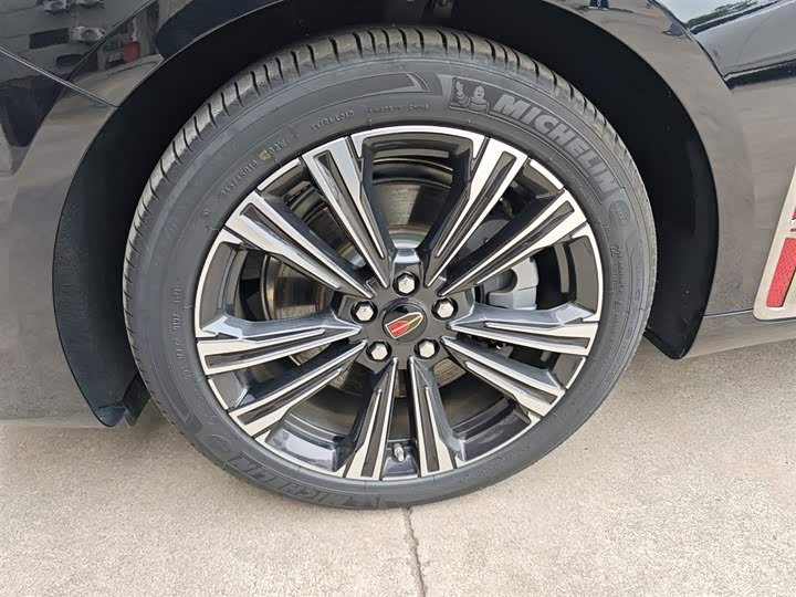 Фото 23 - Hongqi H9