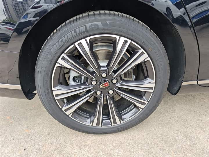 Фото 26 - Hongqi H9