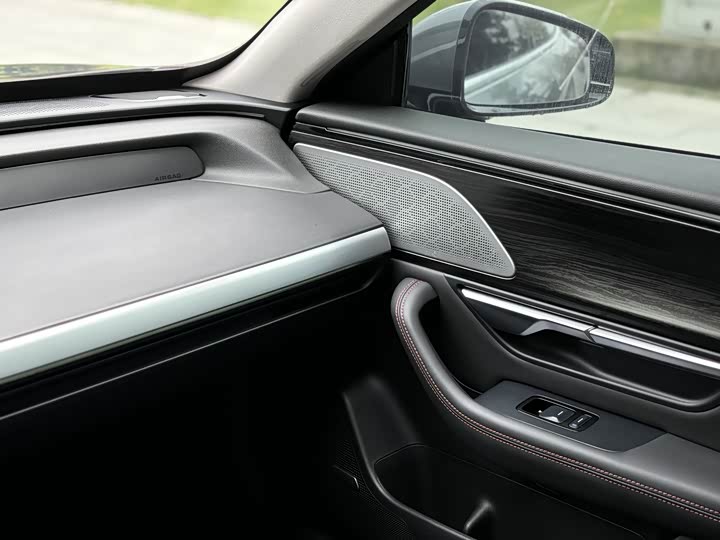 Фото 14 - XPeng P7