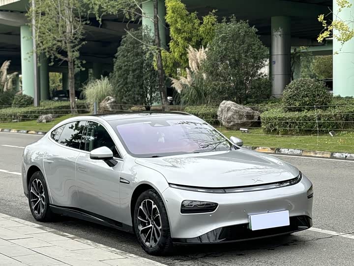 Фото 3 - XPeng P7