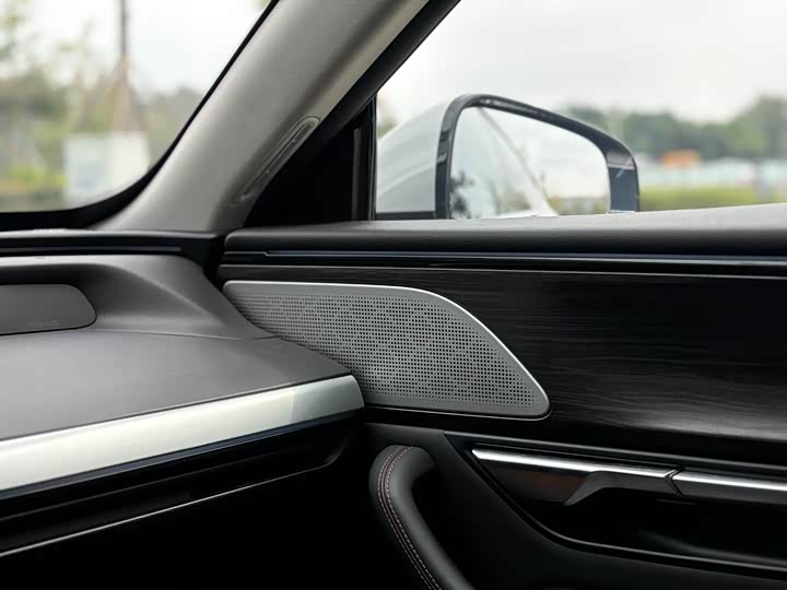 Фото 9 - XPeng P7