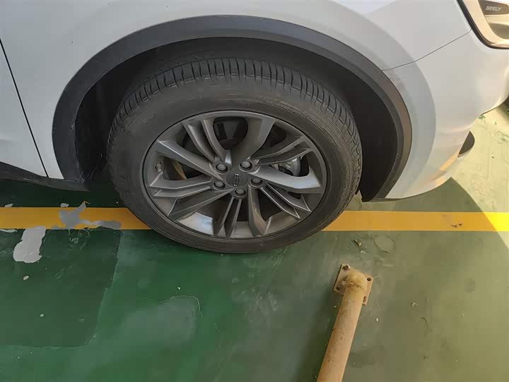 Фото 9 - Geely Jiaji