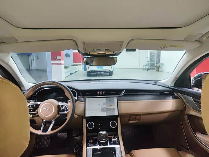 Фото 3 - Jaguar XF L