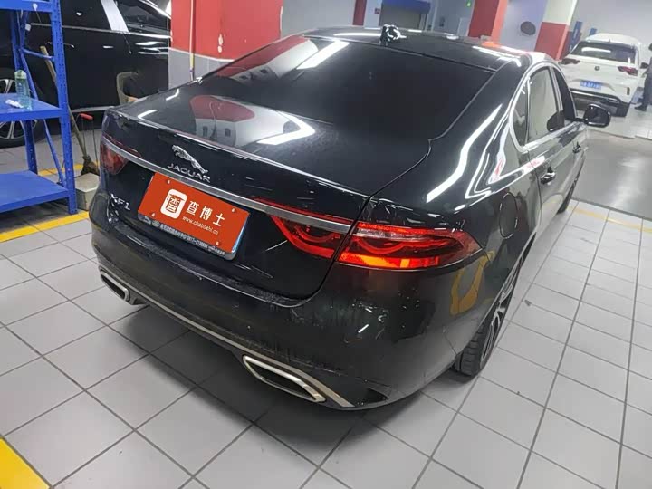 Фото 6 - Jaguar XF L