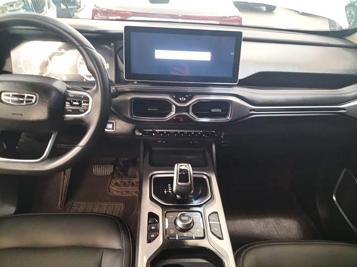 Фото 13 - Geely Okavango