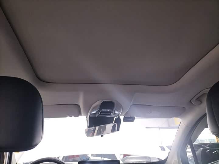 Фото 18 - Geely Okavango