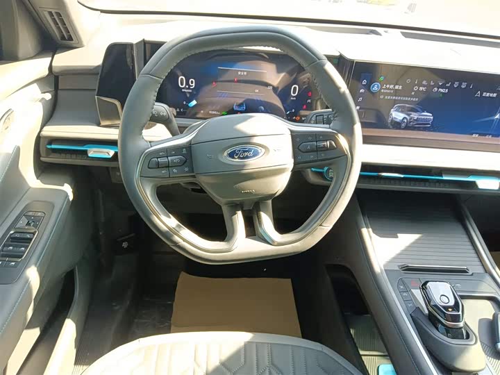 Фото 11 - Ford Edge