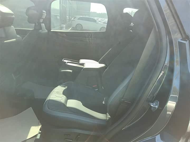 Фото 17 - Ford Edge