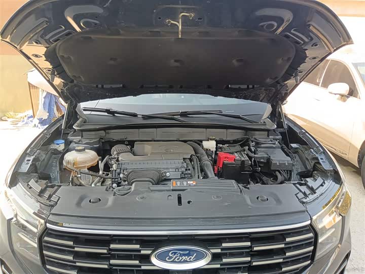 Фото 20 - Ford Edge