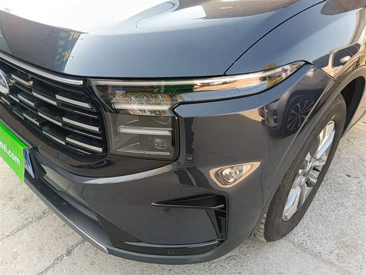 Фото 24 - Ford Edge