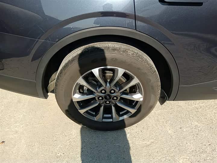 Фото 26 - Ford Edge