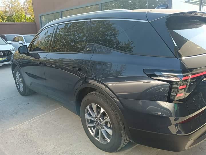 Фото 5 - Ford Edge