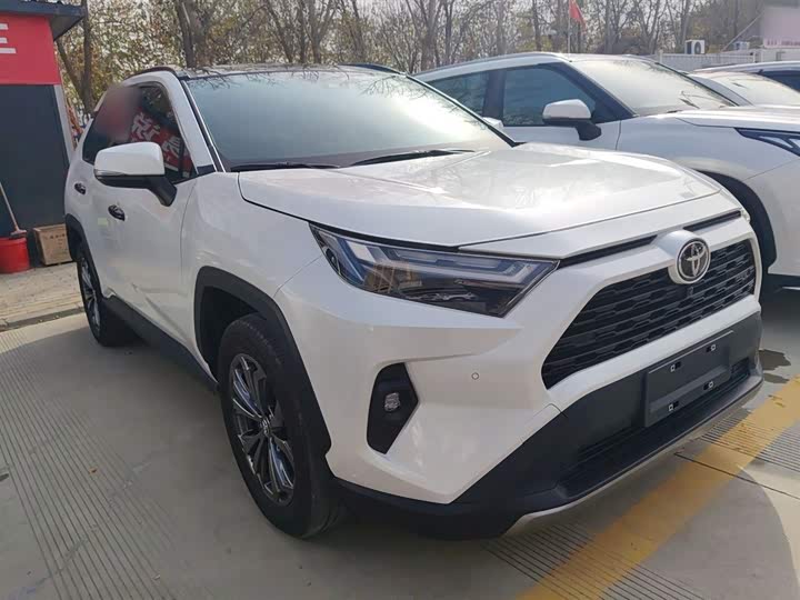 Фото 4 - Toyota RAV4