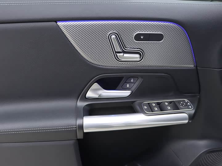 Фото 12 - Mercedes-Benz GLA-Class