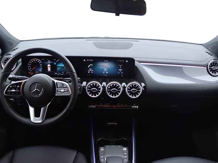 Фото 14 - Mercedes-Benz GLA-Class