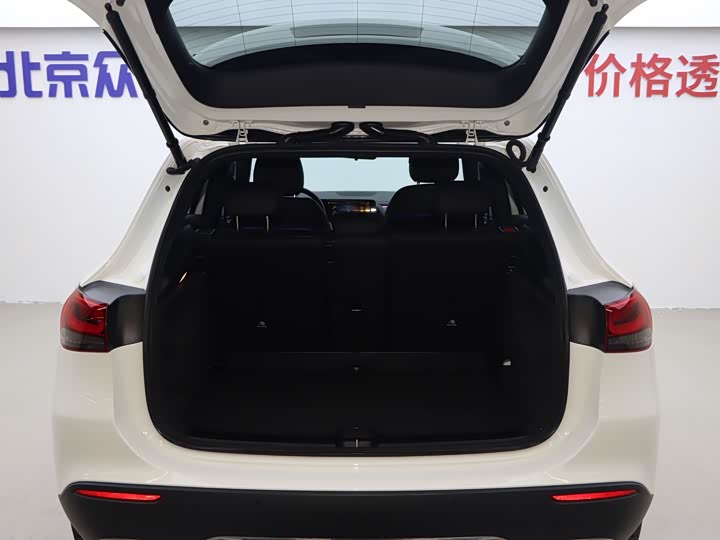 Фото 22 - Mercedes-Benz GLA-Class