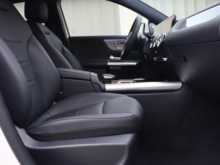 Фото 7 - Mercedes-Benz GLA-Class