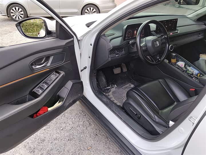 Фото 14 - Honda Accord