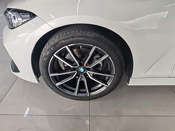 Фото 23 - BMW 3 Series