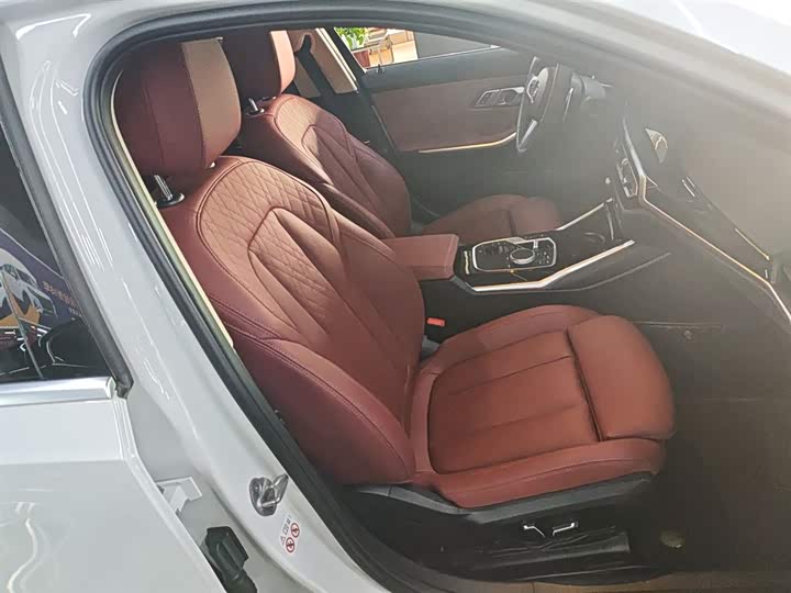 Фото 25 - BMW 3 Series