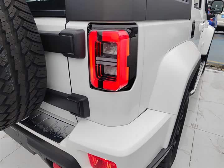 Фото 8 - BAIC Beijing BJ40