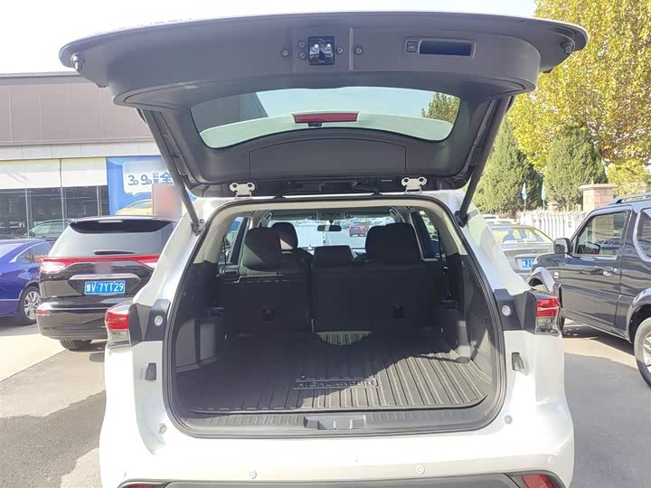 Фото 19 - Toyota Highlander