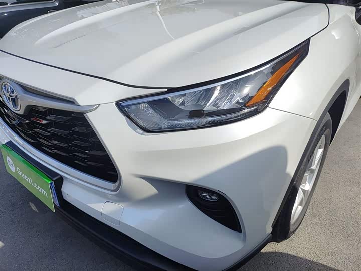 Фото 24 - Toyota Highlander