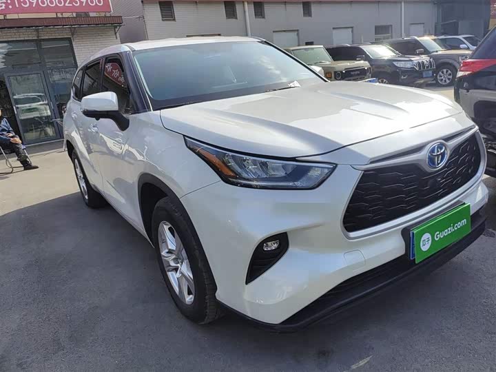 Фото 4 - Toyota Highlander