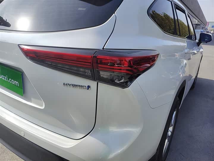 Фото 8 - Toyota Highlander