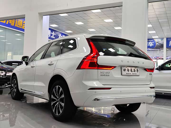 Фото 16 - Volvo XC60